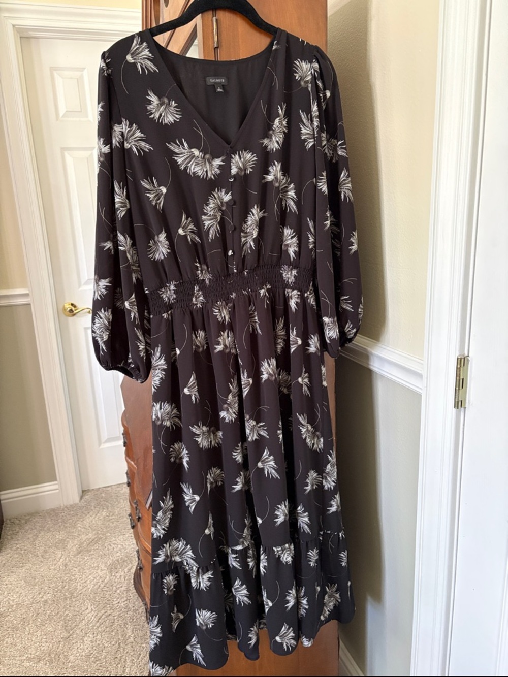 *Talbots Black Stretch Crepe Floral Chrysanthemum Blooms Flounce Hem Midi Dress